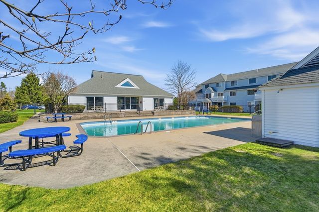 360 Littleton Rd E10, Chelmsford, MA 01824