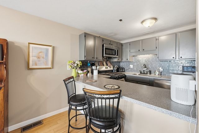 360 Littleton Rd E10, Chelmsford, MA 01824