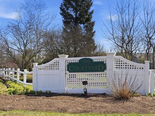 360 Littleton Rd E10, Chelmsford, MA 01824