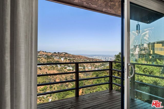 2154 Beech Knoll Road, Los Angeles, CA 90046