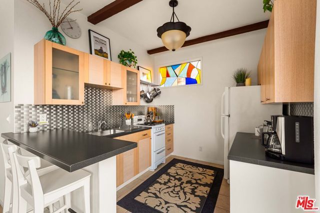 2154 Beech Knoll Road, Los Angeles, CA 90046