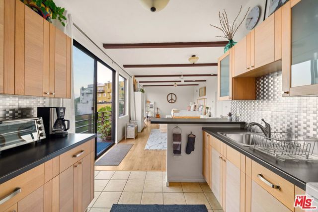 2154 Beech Knoll Road, Los Angeles, CA 90046