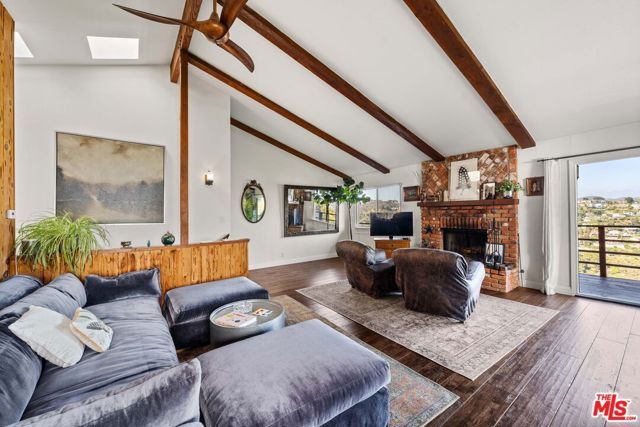 2154 Beech Knoll Road, Los Angeles, CA 90046