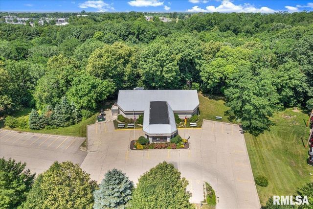 7601 N HARKER Drive, Peoria, IL 61615