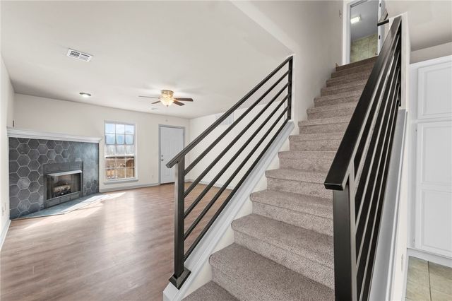 6001 W Knoll View Way, Rogers, AR 72758