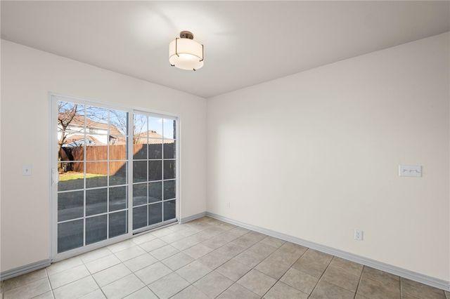 6001 W Knoll View Way, Rogers, AR 72758