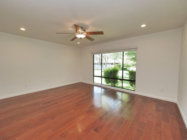 1206 COMMONS DR., Sacramento, CA 95825