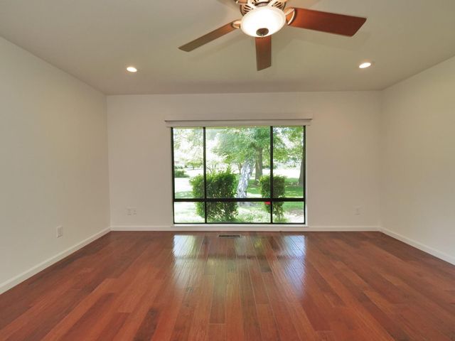 1206 COMMONS DR., Sacramento, CA 95825