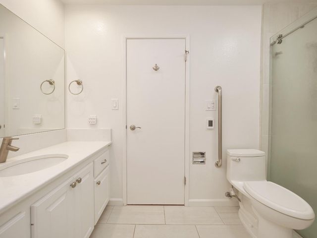1206 COMMONS DR., Sacramento, CA 95825