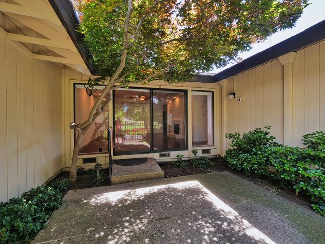1206 COMMONS DR., Sacramento, CA 95825