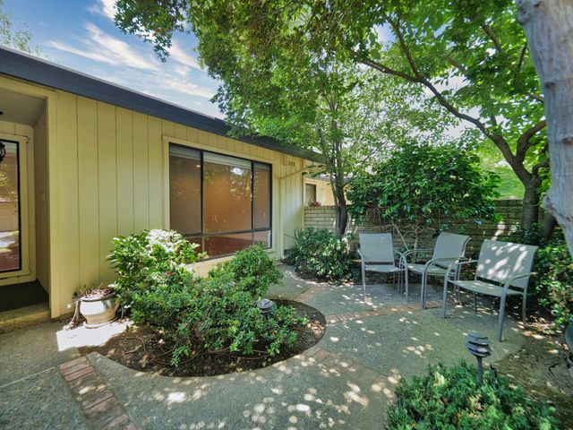 1206 COMMONS DR., Sacramento, CA 95825
