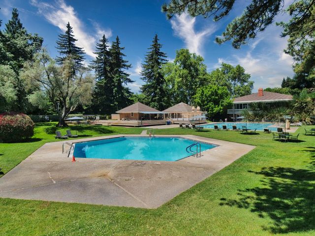 1206 COMMONS DR., Sacramento, CA 95825