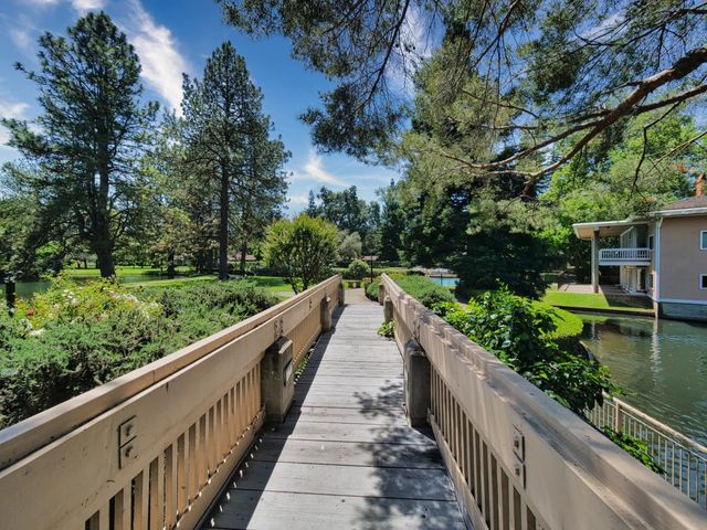 1206 COMMONS DR., Sacramento, CA 95825