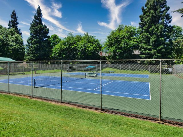 1206 COMMONS DR., Sacramento, CA 95825