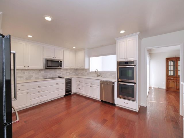 1206 COMMONS DR., Sacramento, CA 95825