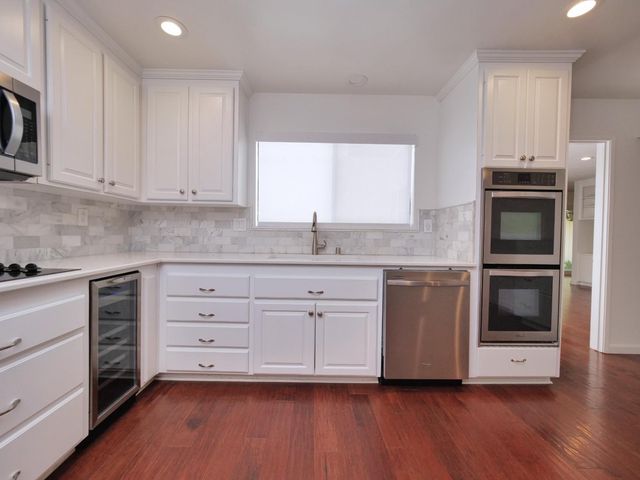 1206 COMMONS DR., Sacramento, CA 95825