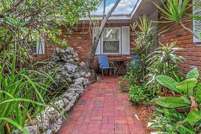 11530 66TH AVENUE N, Seminole, FL 33772