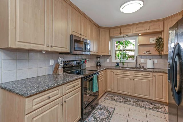 11530 66TH AVENUE N, Seminole, FL 33772