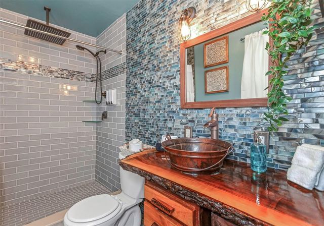 11530 66TH AVENUE N, Seminole, FL 33772