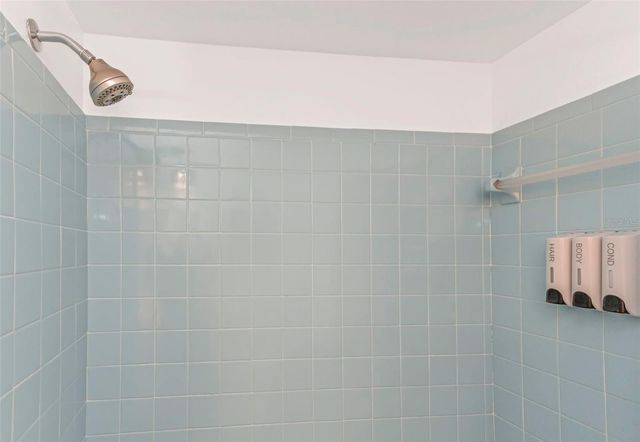 11530 66TH AVENUE N, Seminole, FL 33772