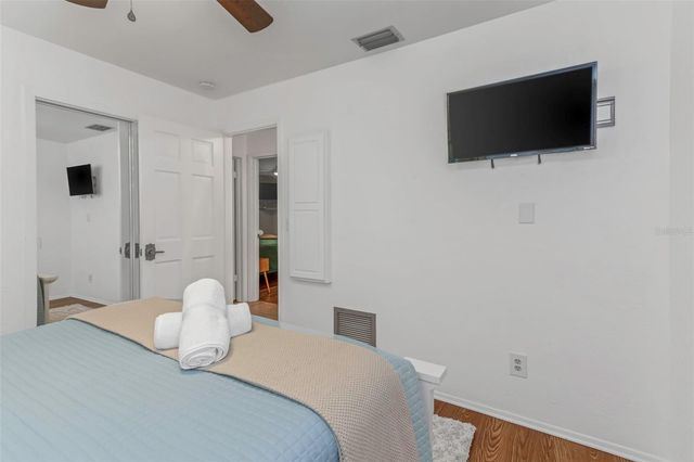 11530 66TH AVENUE N, Seminole, FL 33772