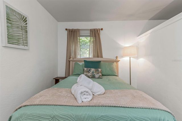 11530 66TH AVENUE N, Seminole, FL 33772