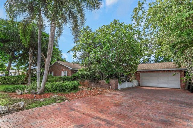 11530 66TH AVENUE N, Seminole, FL 33772