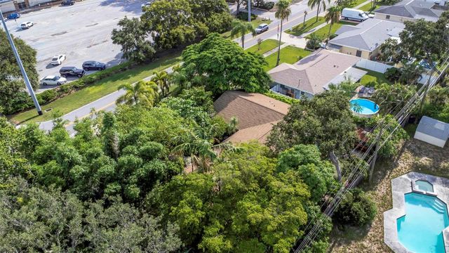 11530 66TH AVENUE N, Seminole, FL 33772