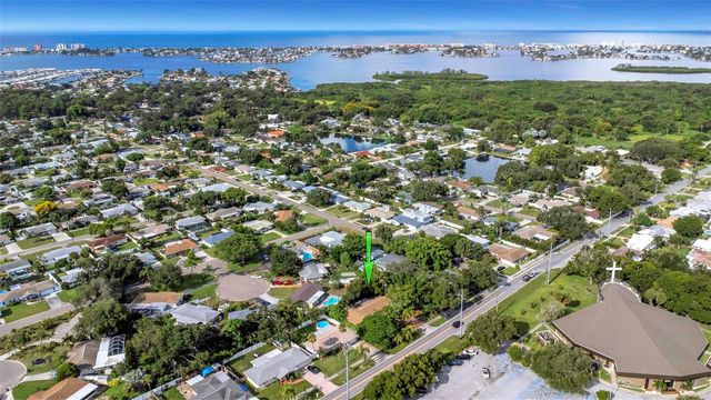 11530 66TH AVENUE N, Seminole, FL 33772