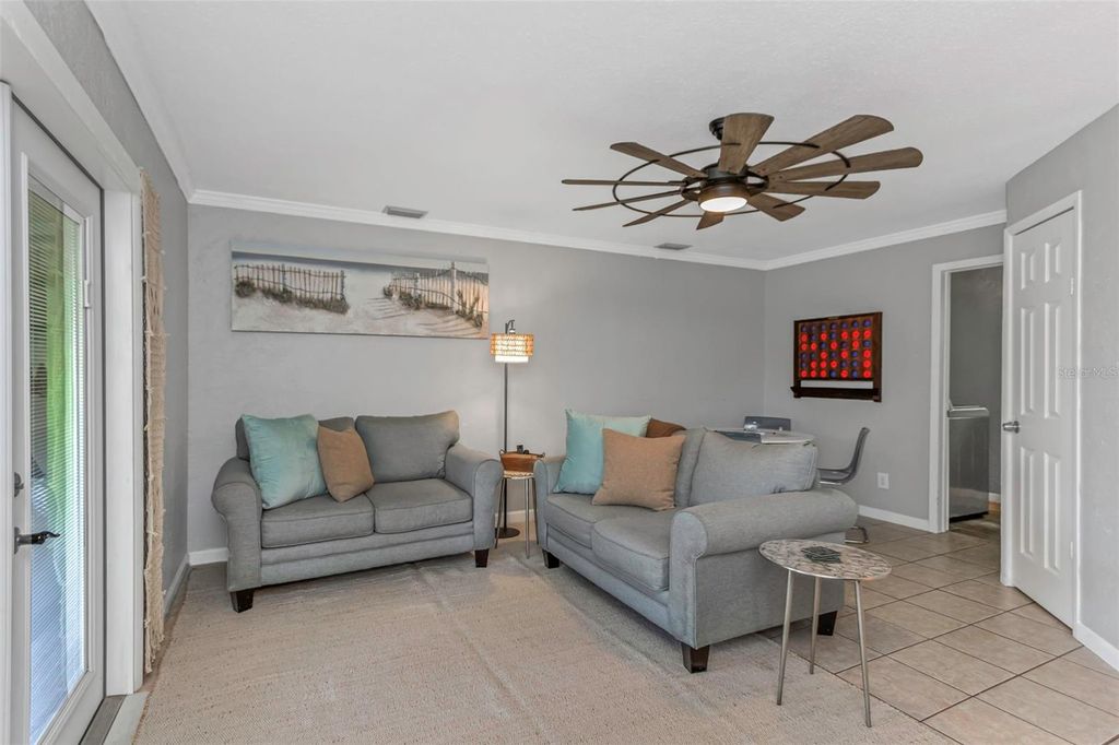 Image 19 of property listing at 11530 66TH AVENUE N, Seminole, FL 33772