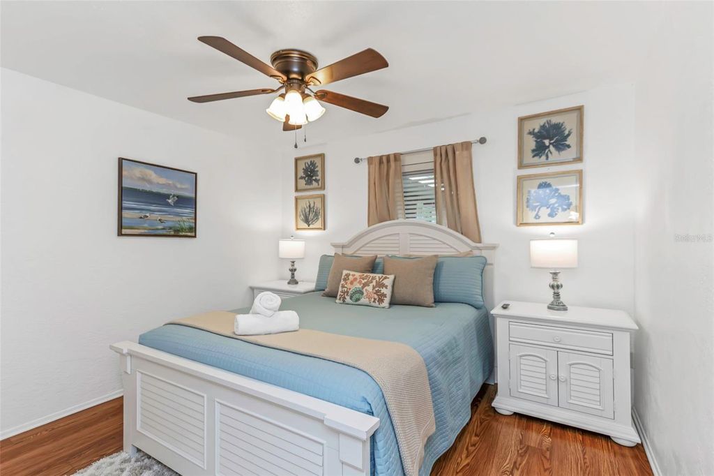 Image 37 of property listing at 11530 66TH AVENUE N, Seminole, FL 33772