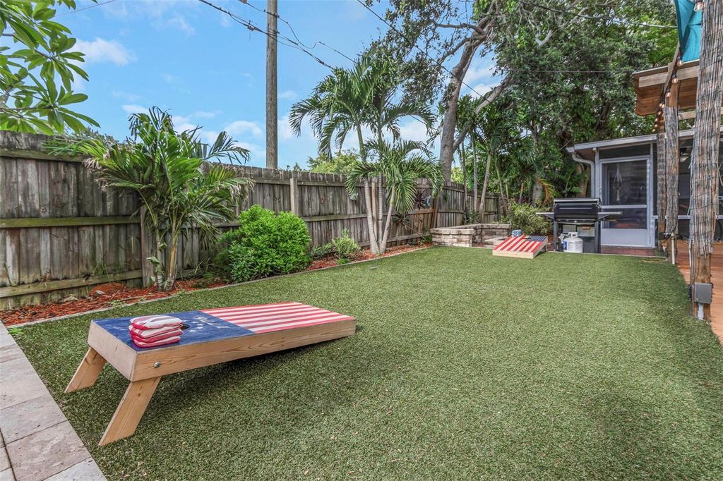 Image 59 of property listing at 11530 66TH AVENUE N, Seminole, FL 33772