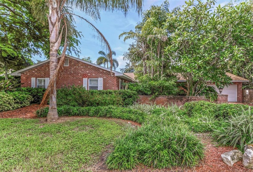 Image 68 of property listing at 11530 66TH AVENUE N, Seminole, FL 33772