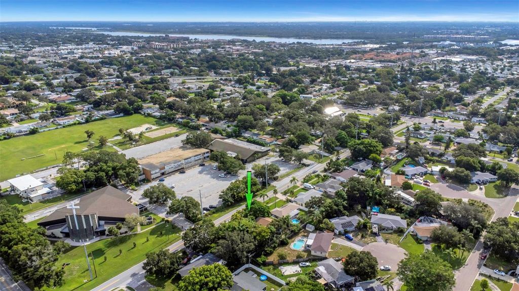 Image 86 of property listing at 11530 66TH AVENUE N, Seminole, FL 33772