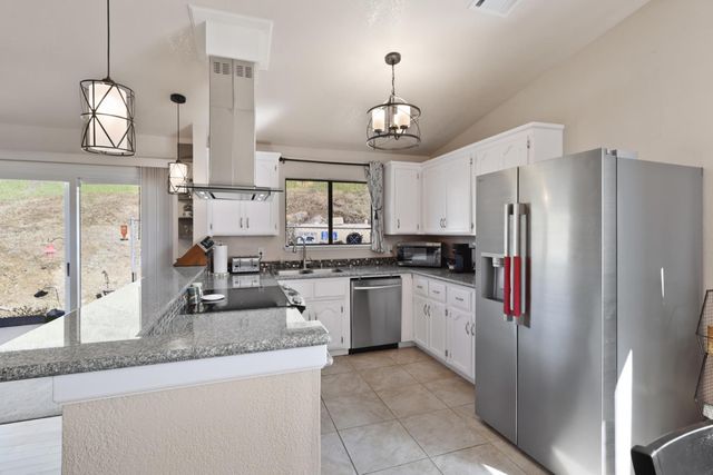 3735 Lakeview Dr, Ione, CA 95640