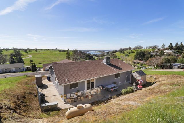 3735 Lakeview Dr, Ione, CA 95640