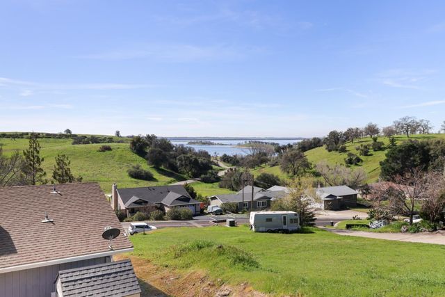 3735 Lakeview Dr, Ione, CA 95640