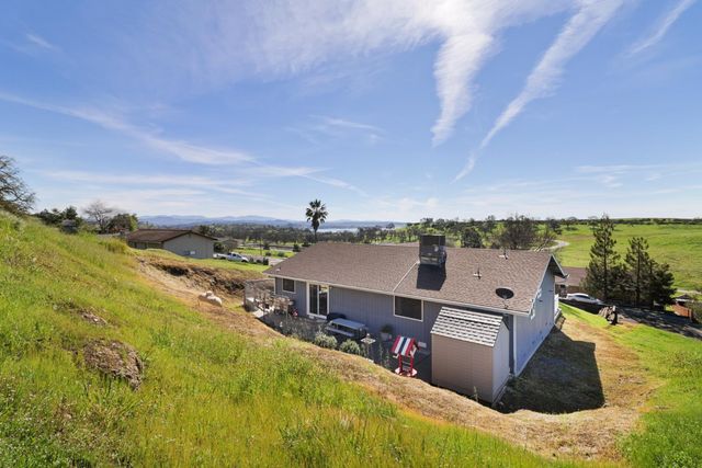 3735 Lakeview Dr, Ione, CA 95640