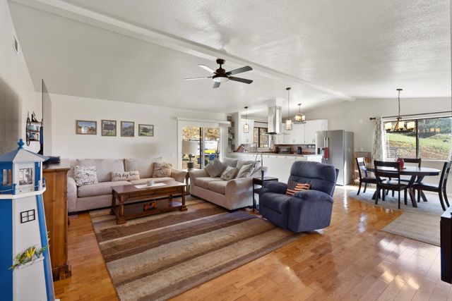 3735 Lakeview Dr, Ione, CA 95640