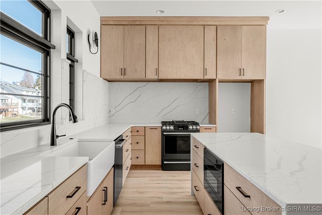 110 Howard Lane, Jeffersonville, IN 47130