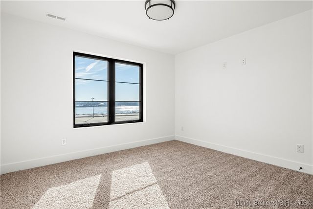 110 Howard Lane, Jeffersonville, IN 47130