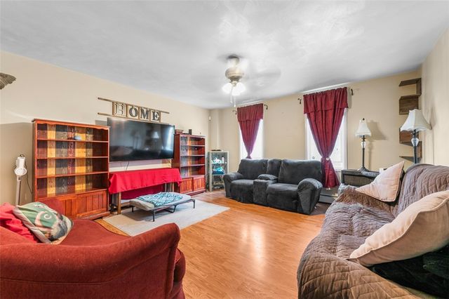 112 W Fayette St, Connellsville, PA 15425