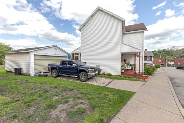 112 W Fayette St, Connellsville, PA 15425