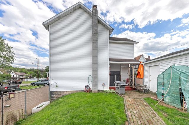 112 W Fayette St, Connellsville, PA 15425
