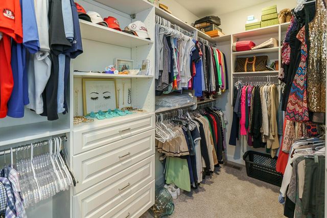 7652 Gateway Boulevard, Powell, OH 43065