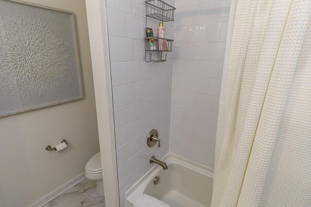 7652 Gateway Boulevard, Powell, OH 43065