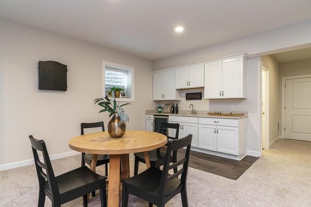 7652 Gateway Boulevard, Powell, OH 43065