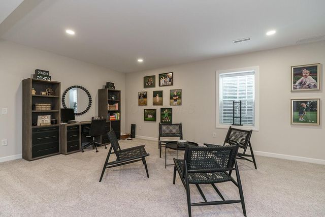 7652 Gateway Boulevard, Powell, OH 43065