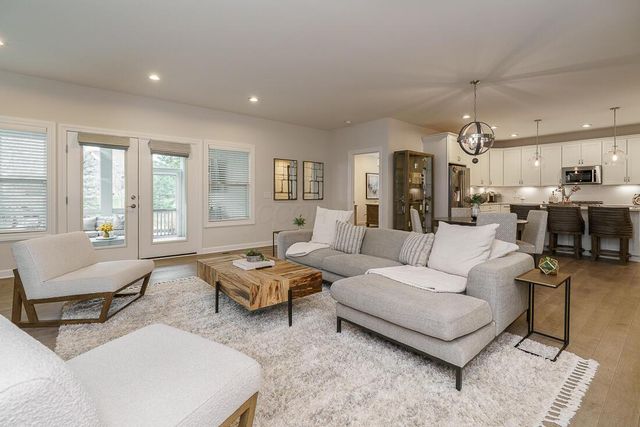 7652 Gateway Boulevard, Powell, OH 43065