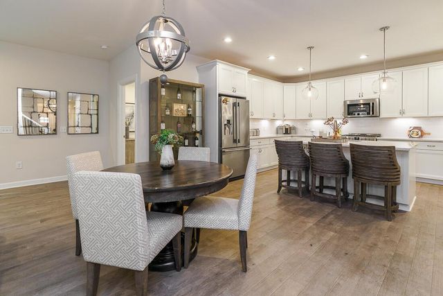 7652 Gateway Boulevard, Powell, OH 43065